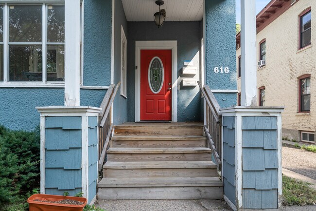 Building Photo - 616 6th Ave SE