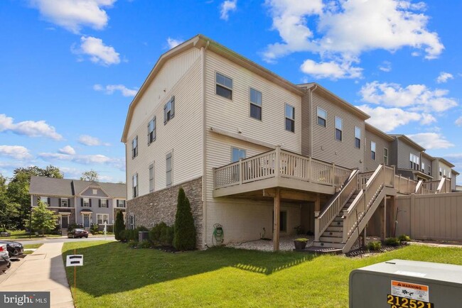 Building Photo - 6012 Pecking Stone St