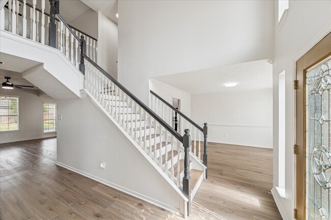 Building Photo - 11207 Briscoe Ln