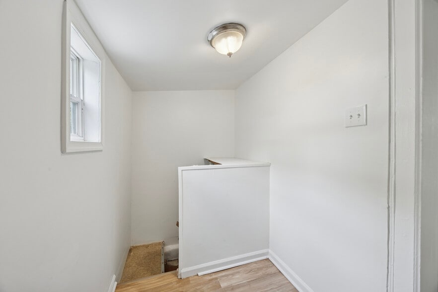 Building Photo - 6519 Allman St