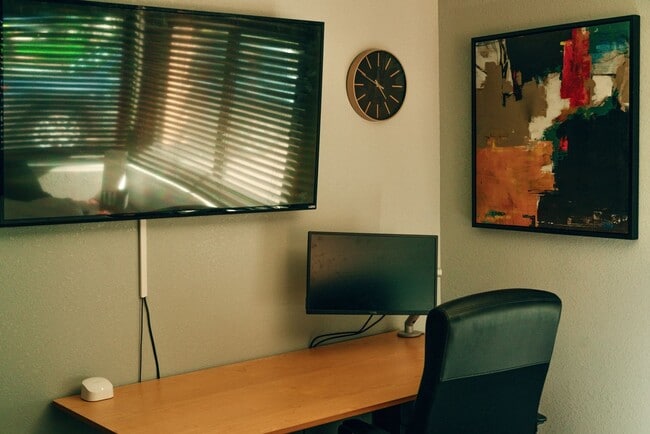 Building Photo - Modern 4BR Lakewood Home on Nearly Half an...