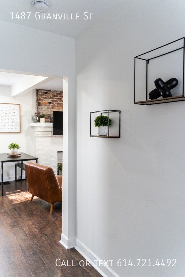 Building Photo - 1487 Granville St