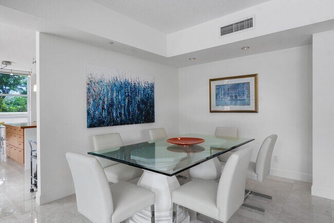 Building Photo - 3720 S Ocean Blvd