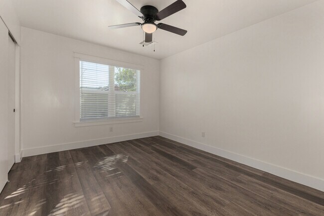 Building Photo - Modern 3-Bed, 2-Bath Home in Downtown Phoenix with Private Yard & Fire Pit