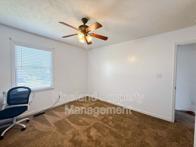 Building Photo - 815 Zapata Ln