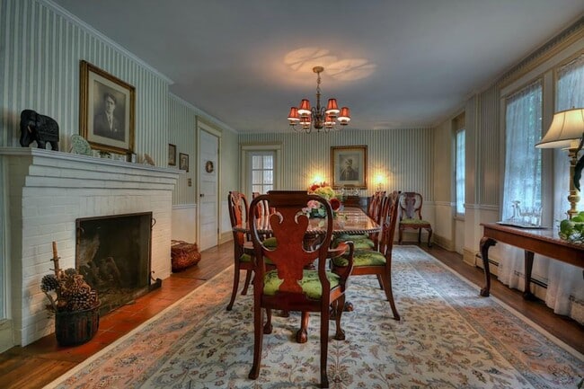 Building Photo - 188 Orchard Ridge Rd