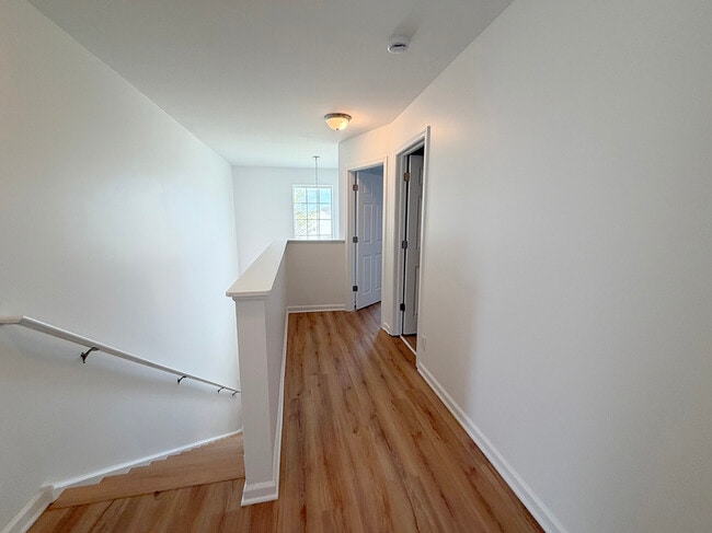 Building Photo - 651 Olive Ln