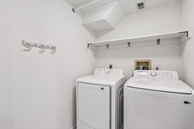 Building Photo - 14104 Parker Farm Way