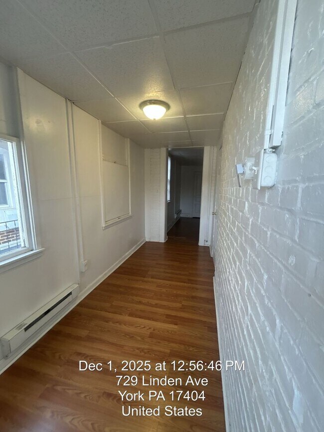 Building Photo - 727 Linden Ave