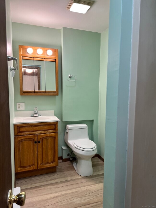 Building Photo - 227 Danbury Rd