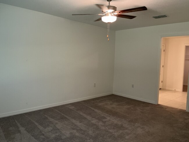 Building Photo - Spacious 4BR Single-Story in Lakeland