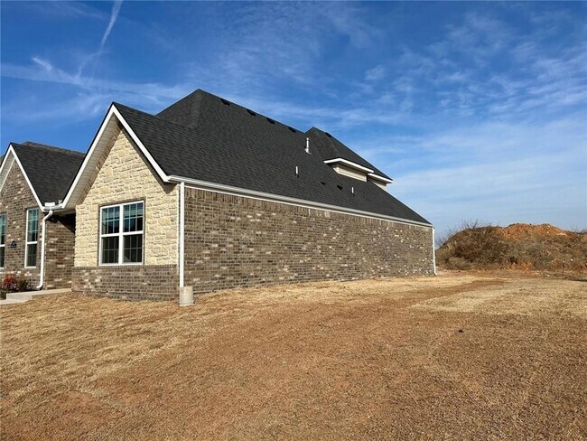 Building Photo - 3100 SW Lovely Ln