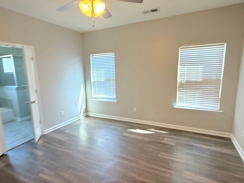 Building Photo - 4264 Blake Cir