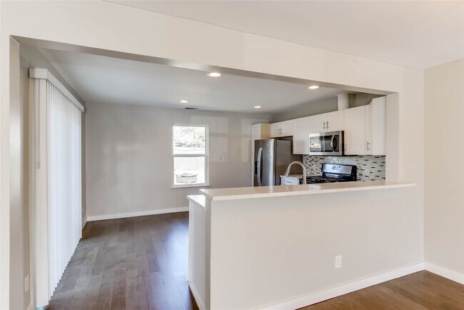 Building Photo - 4702 Bandera Rd