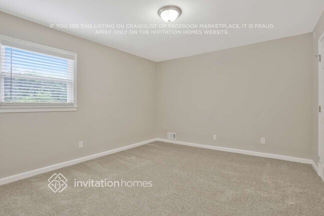 Building Photo - 692 Barnes Dr