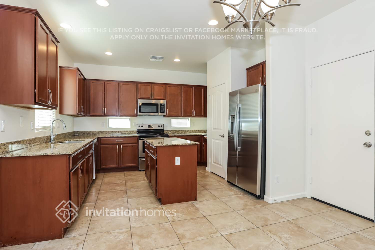 Building Photo - 1391 S Ponderosa Dr