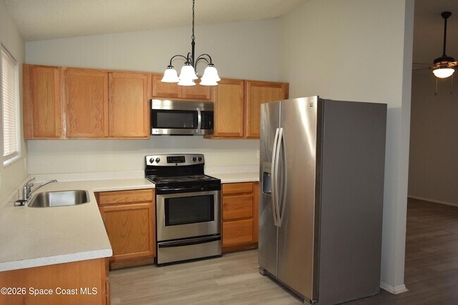 Building Photo - 213 Abello Rd SE