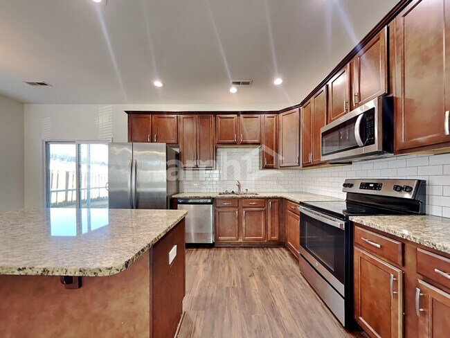 Building Photo - 310 Sanctuary Park Dr