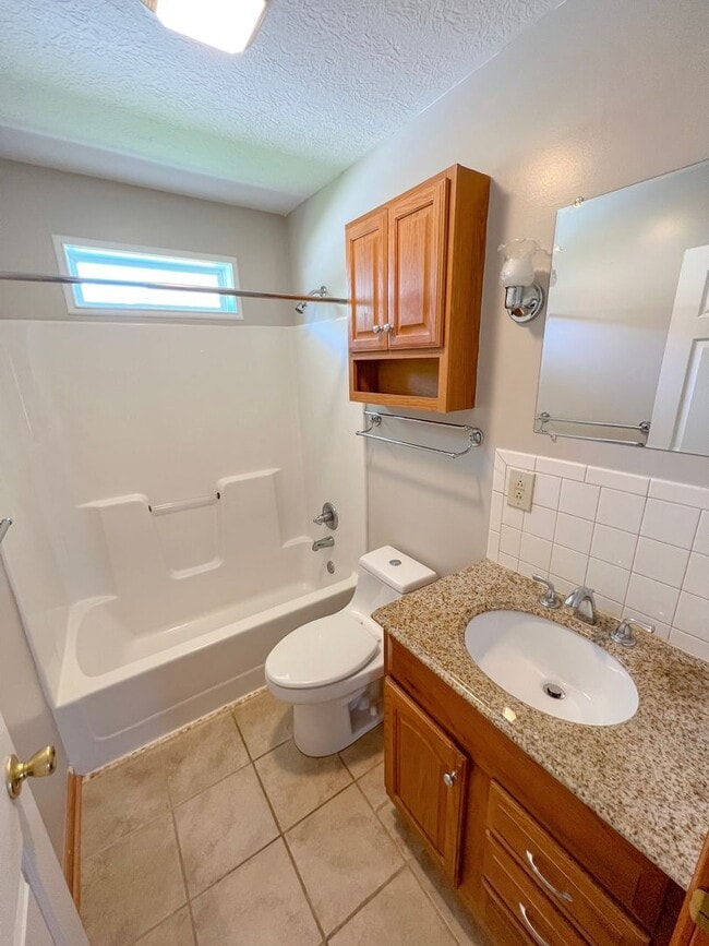 Building Photo - Gorgeous 3BR Ranch Rental Home in Newark - Available Mid August!