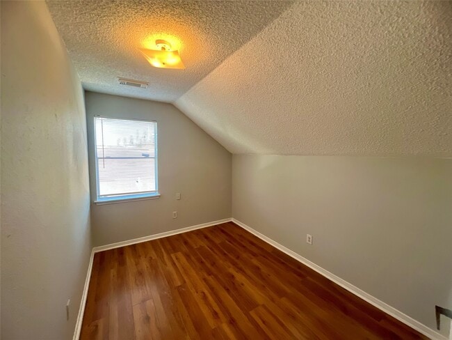 Building Photo - 7740 Ellis Dr