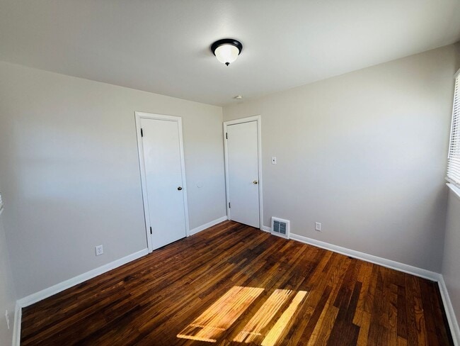 Building Photo - Completely Updated 3 Bedroom Home in Ferguson