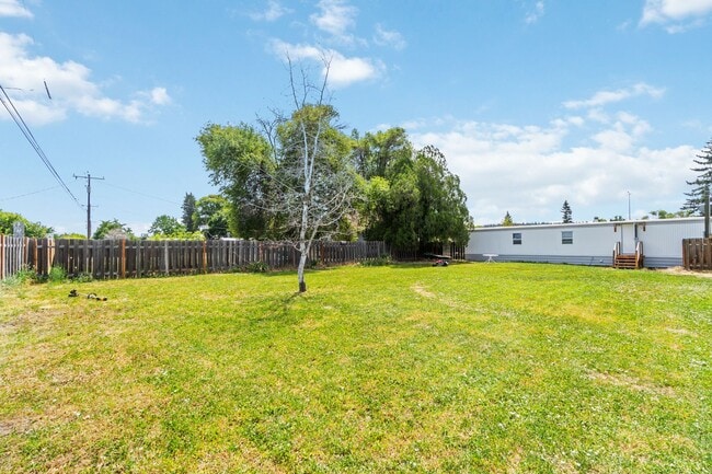Building Photo - 2 Bed 1 Bath Single Family Home in Spokane...