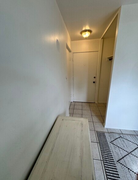 Building Photo - 98-1038 Moanalua Rd
