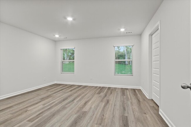 Building Photo - 9948 Sequoyah Cove Dr