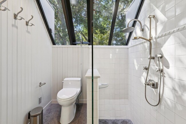 Building Photo - Beautifully Appointed Atherton Estate with...