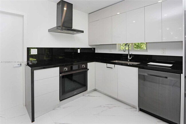 Building Photo - 2135 Arch Creek Dr