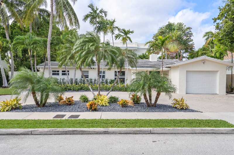 Building Photo - 411 Poinciana Dr