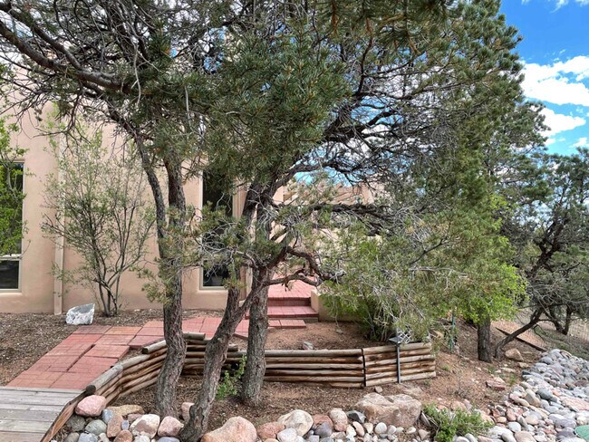 Building Photo - 4 Old Agua Fria Rd E