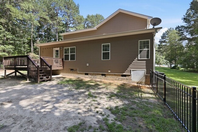 Building Photo - 80 Valor Cir
