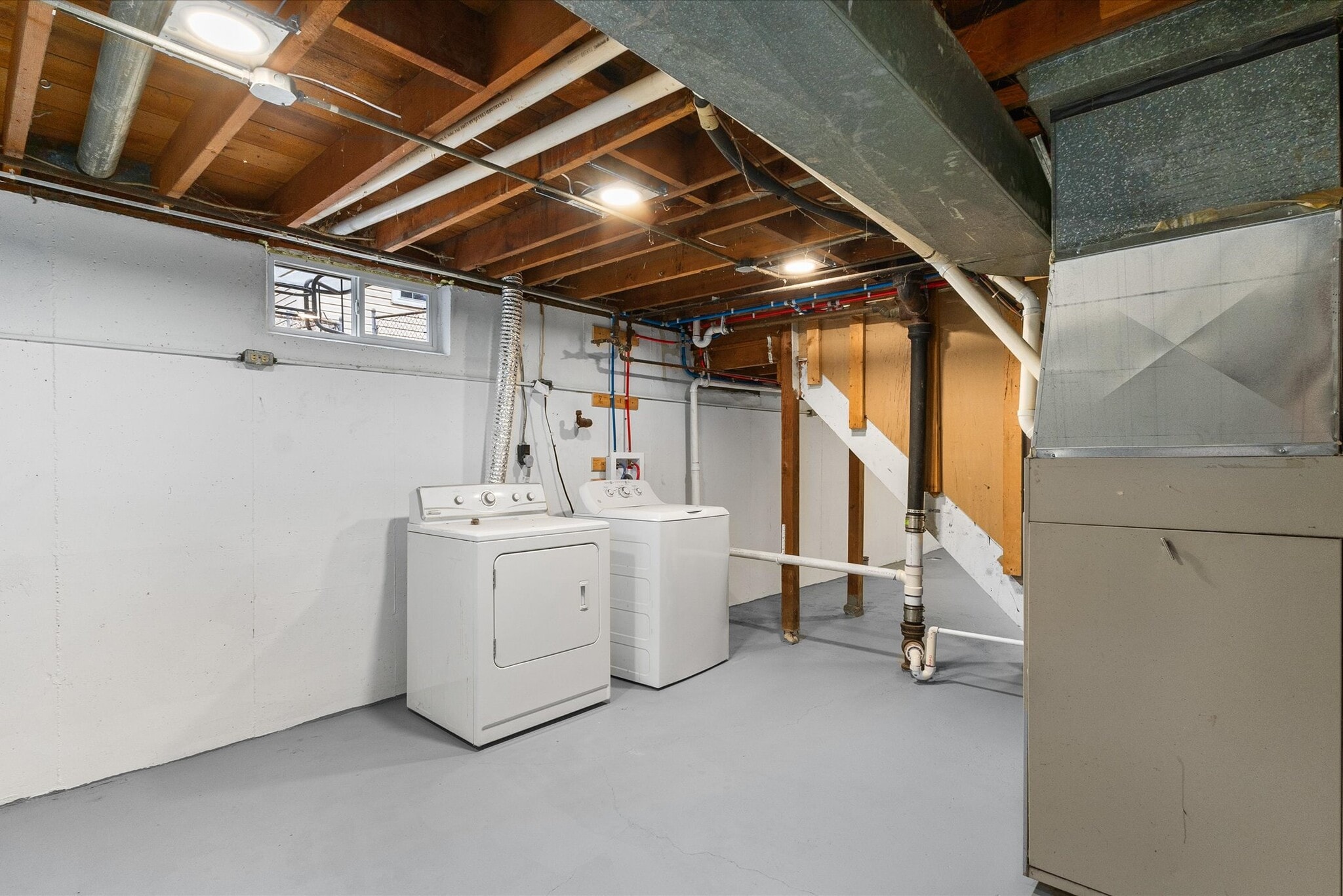 Building Photo - 1027 Curdes Ave
