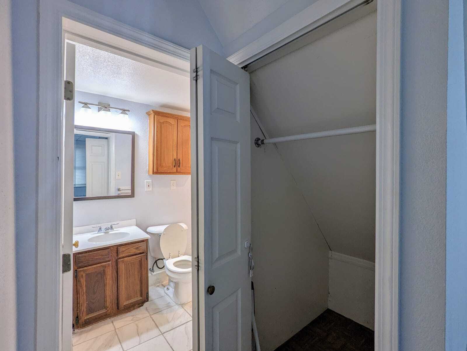 Building Photo - 5139 Carnegie St