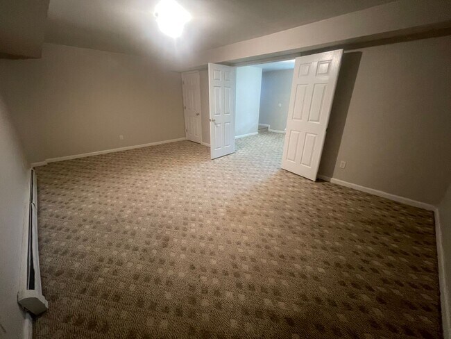 Building Photo - 707 Ridge Rd