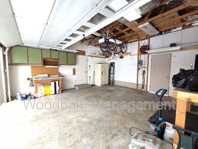 Building Photo - 321 N 22nd Ave