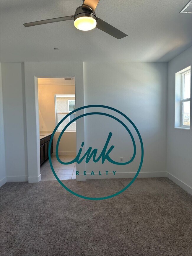 Building Photo - Beautiful and Modern Newly Built Townhome ...