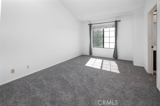 Building Photo - 549 W 220th St