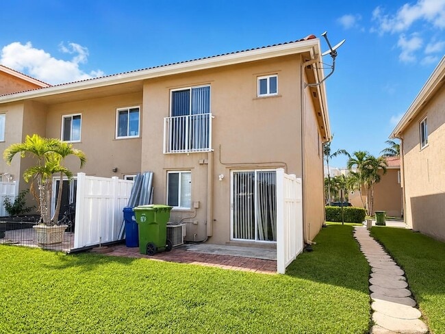 Building Photo - 180 Riviera Cir