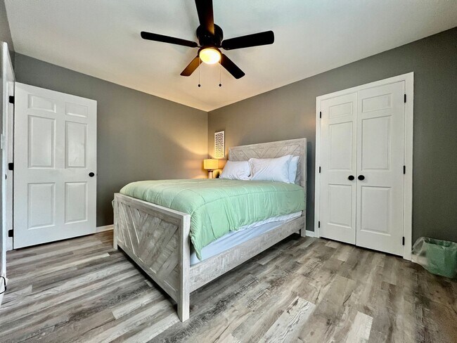 Building Photo - Fully furnished apartment with all utilities and High-speed internet included