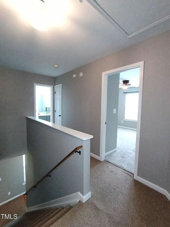 Building Photo - Sought After Riverwood Townhome!