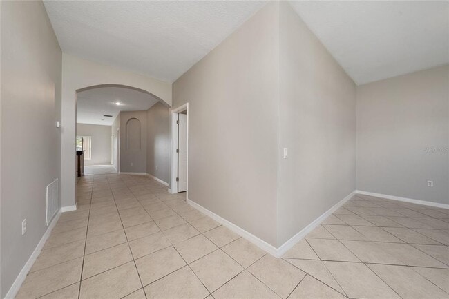 Building Photo - 607 Hacienda Cir