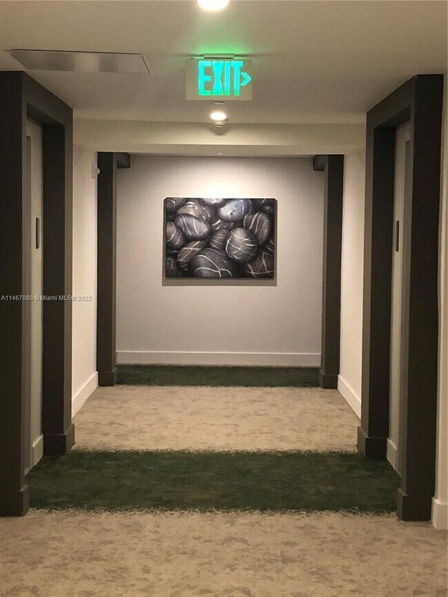 Building Photo - 488 NE 18th St