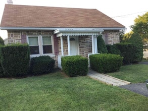 Building Photo - 3820 Chestnut St