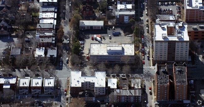 Building Photo - Arc on Armour