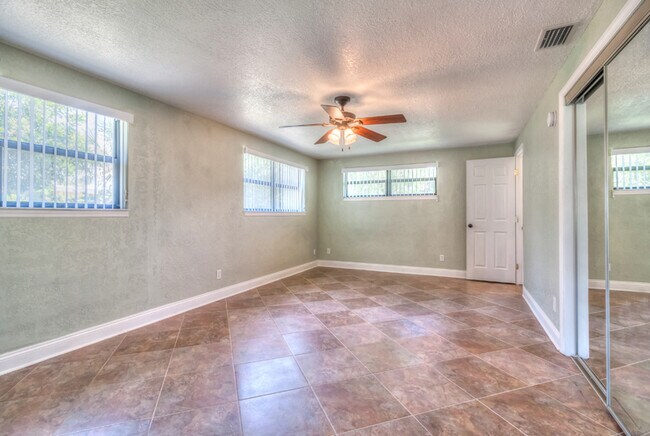 Building Photo - Gorgeous Mediterranean Style Home in Ormond Beach!