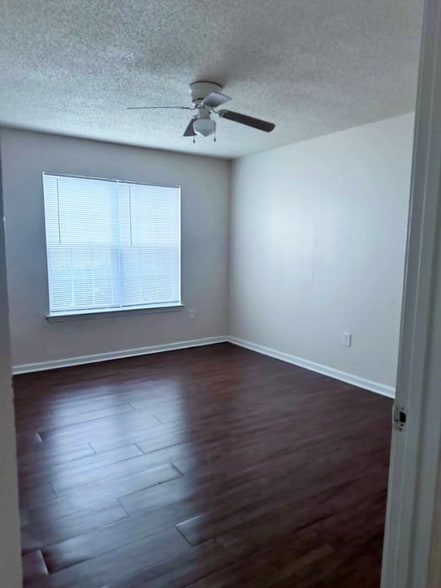 Building Photo - 330 Commonwealth Cir