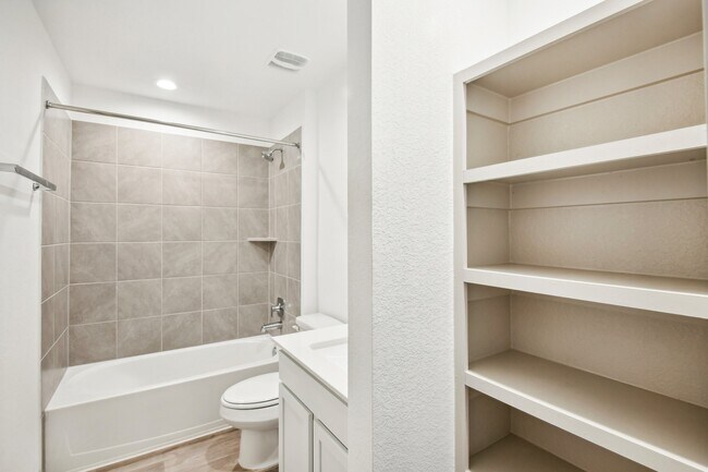 Building Photo - 8011 House bank Ln