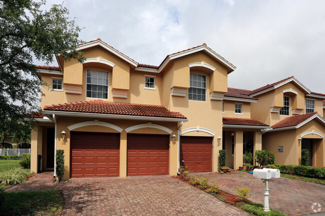 Building Photo - The Enclave at St. Lucie West